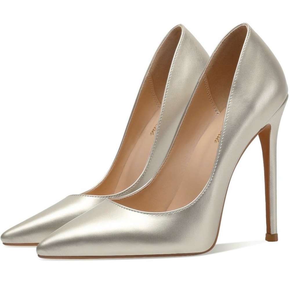 Petit Cadeau Leona - Classic Stiletto Pumps with 5" High Heels - Worn Once!